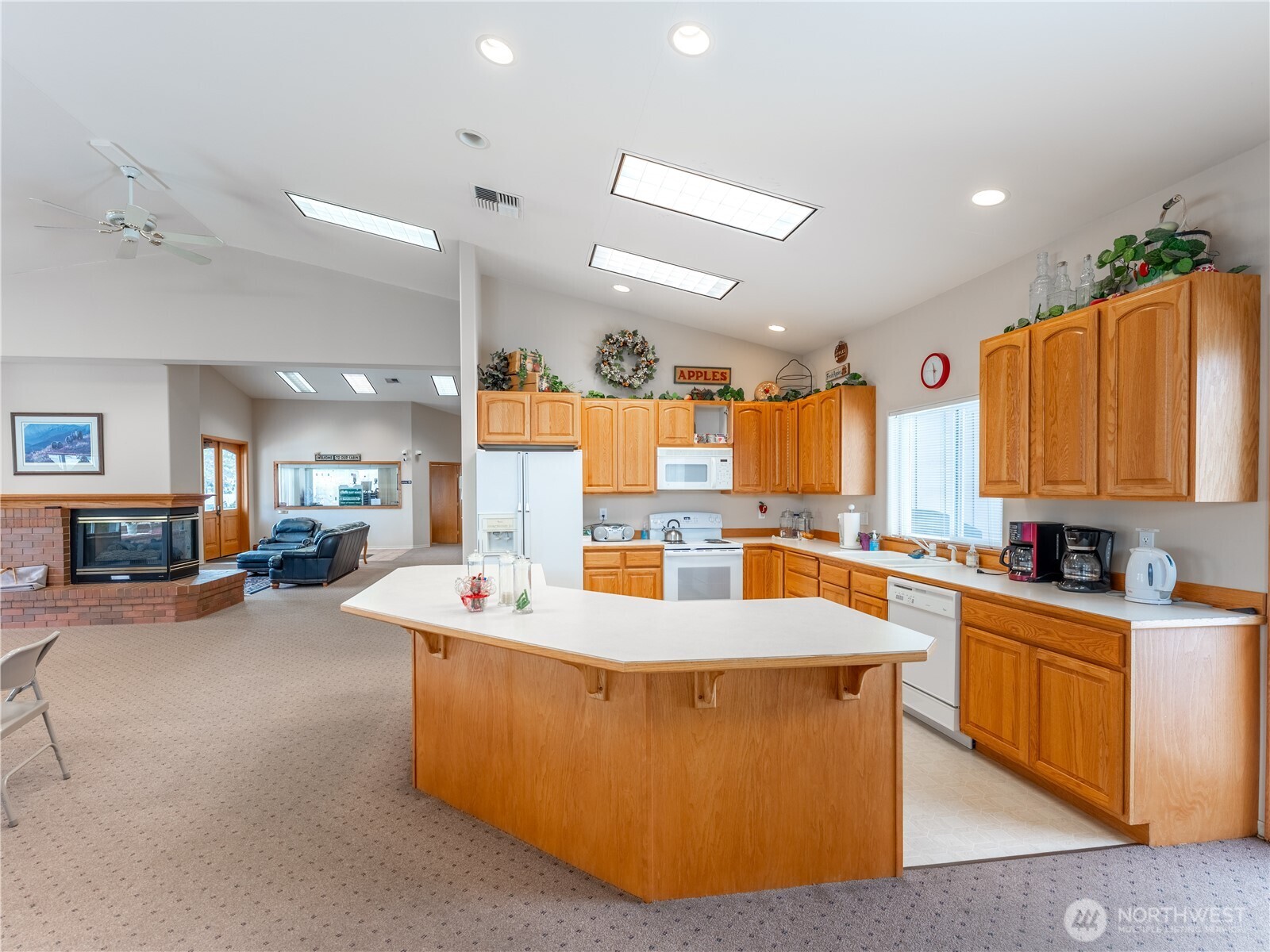 515 Country Lane Property Photo 37