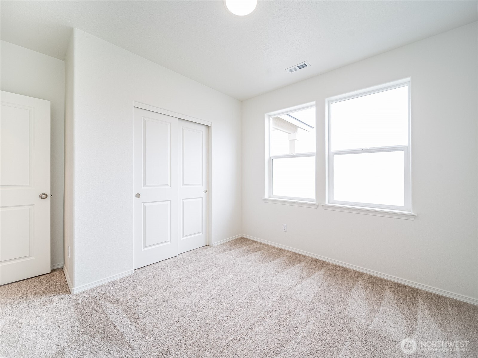 207 W Newfield Place Property Photo 2