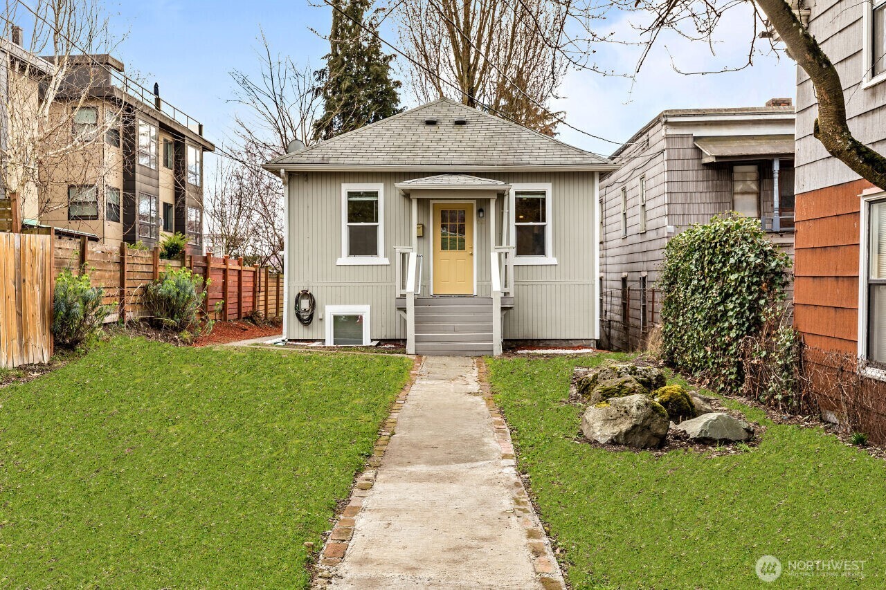 1521 E Spruce Street Property Photo