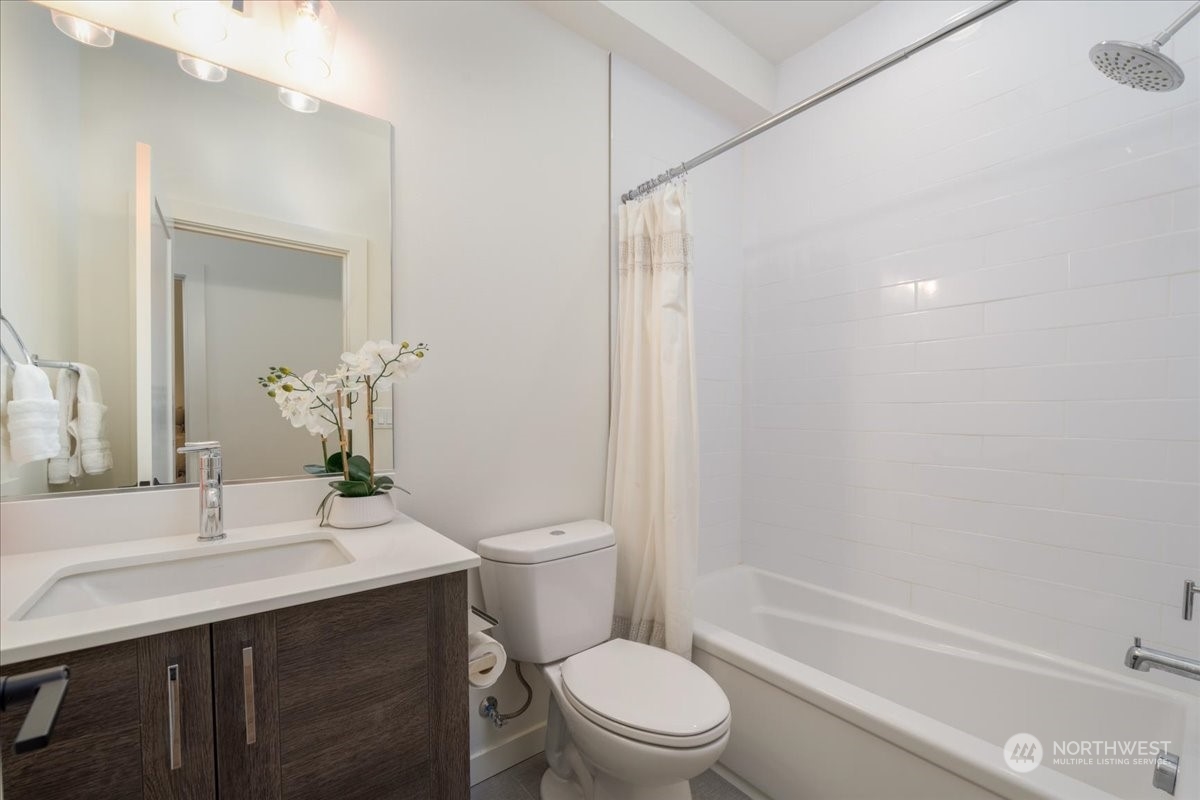 3920 Linden Avenue C Property Photo 18