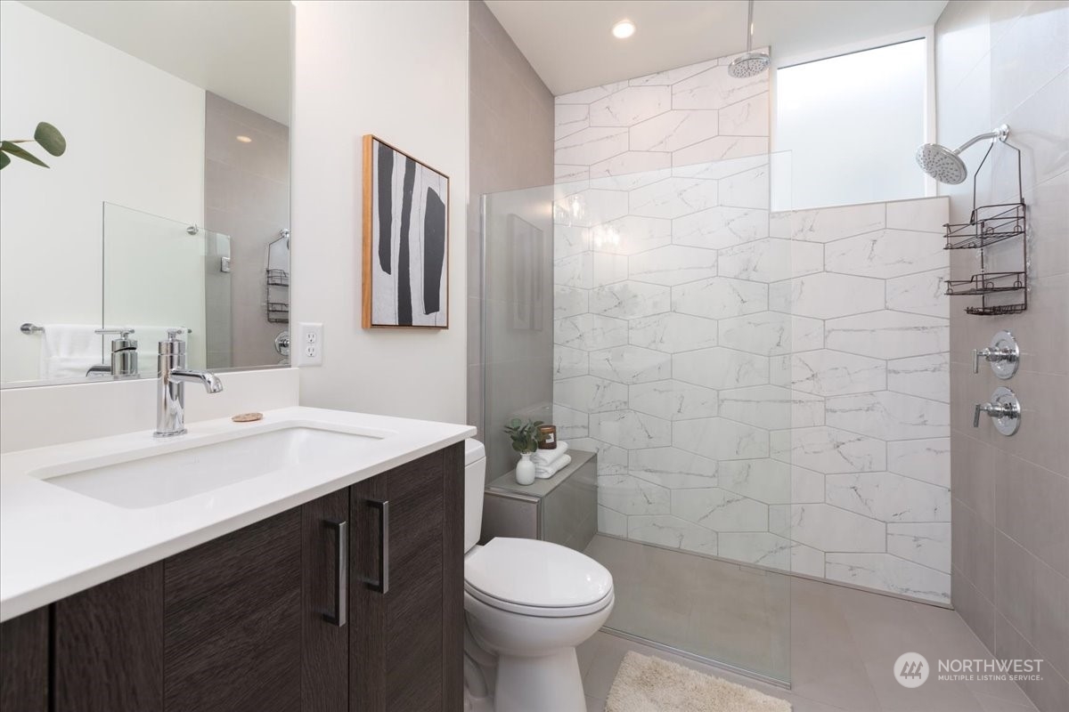 3920 Linden Avenue C Property Photo 24