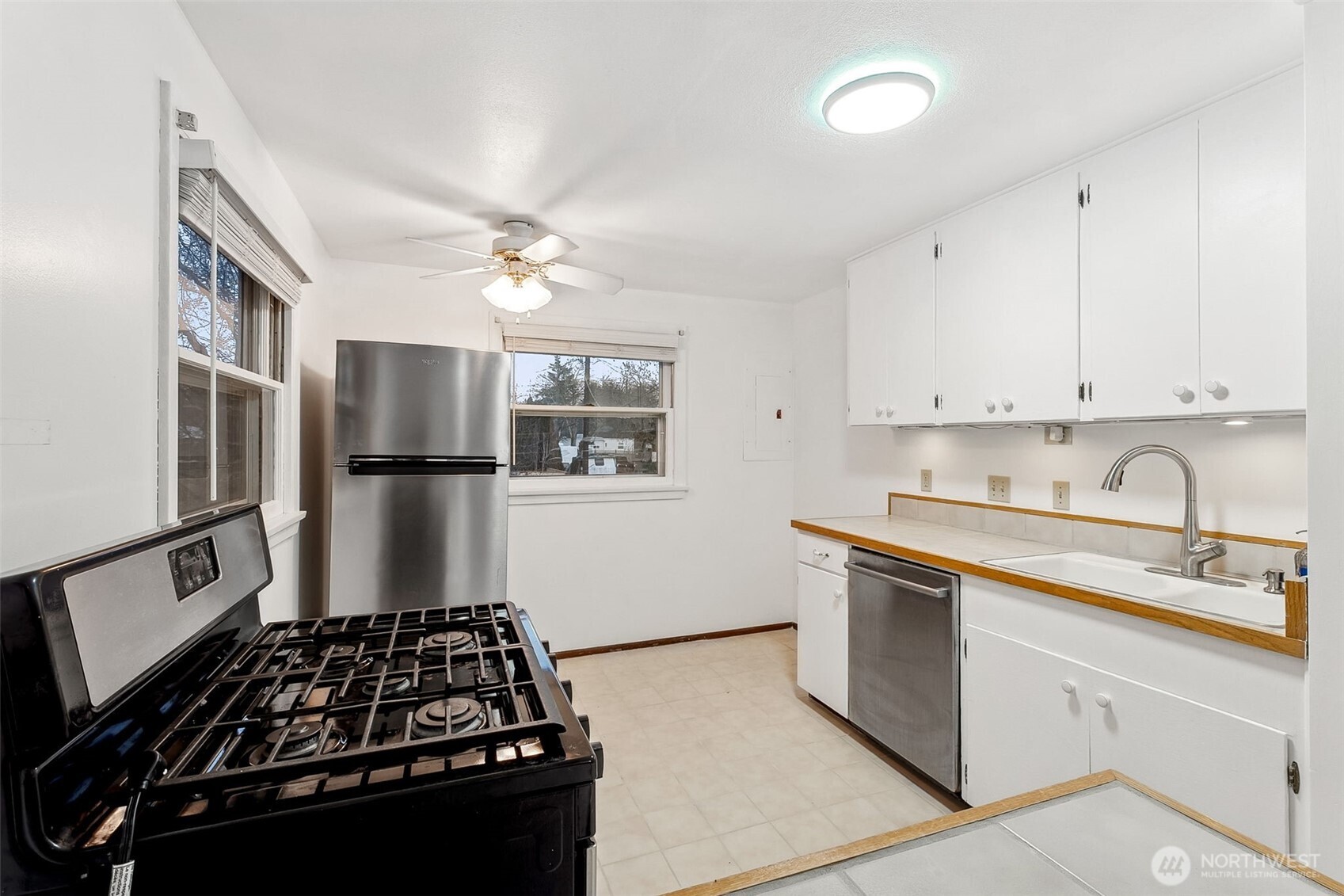9821 Dekoven Drive A & B Property Photo 22