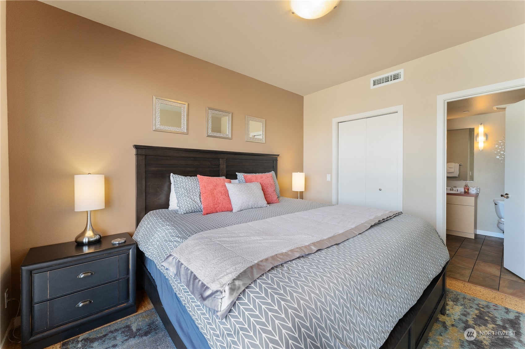2220 W Woodin Avenue 311 Property Photo 7