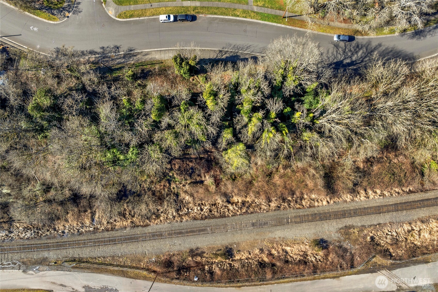 24 Xx E Grand Avenue Property Photo 7