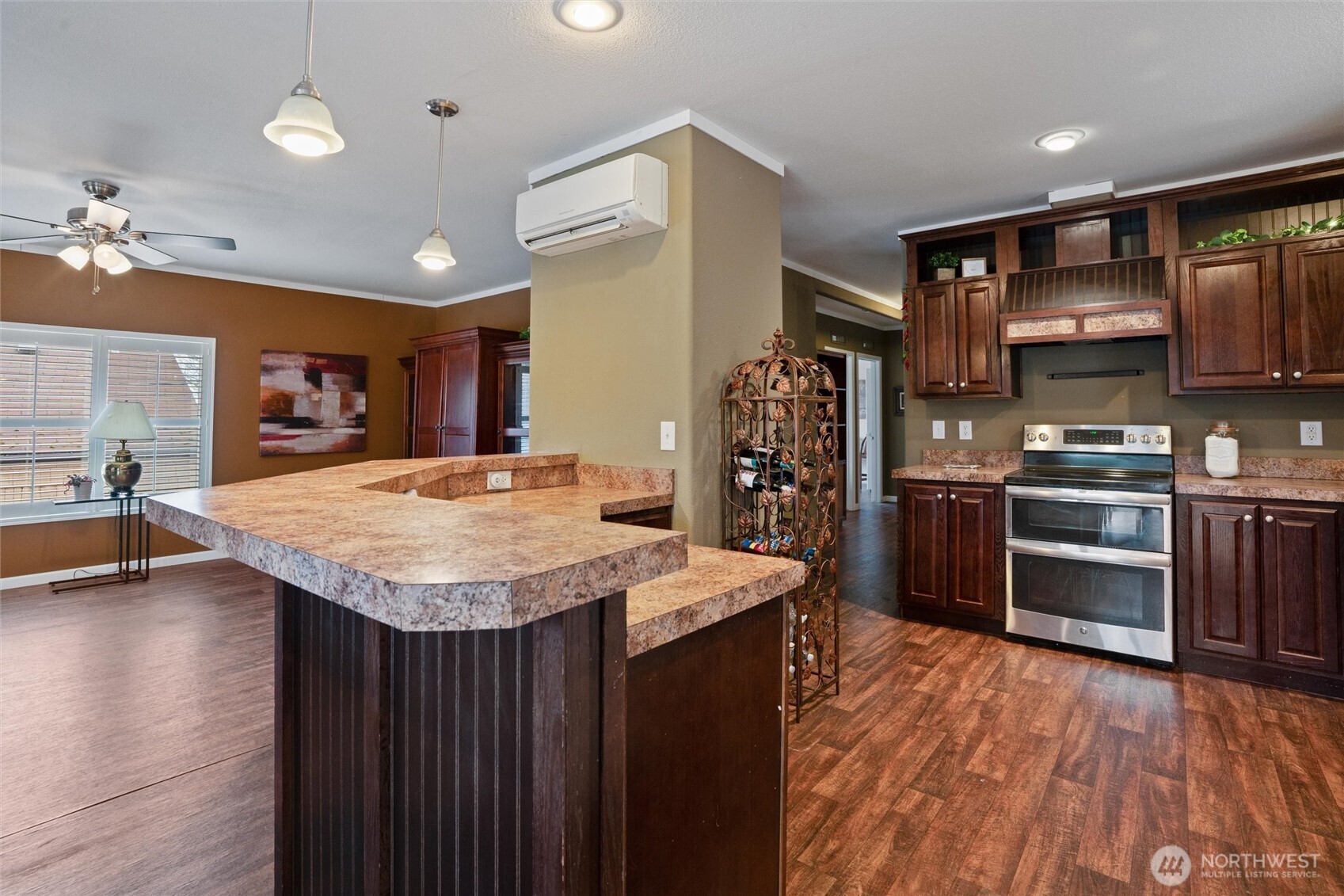 2561 Anderson Hill Road Property Photo 8