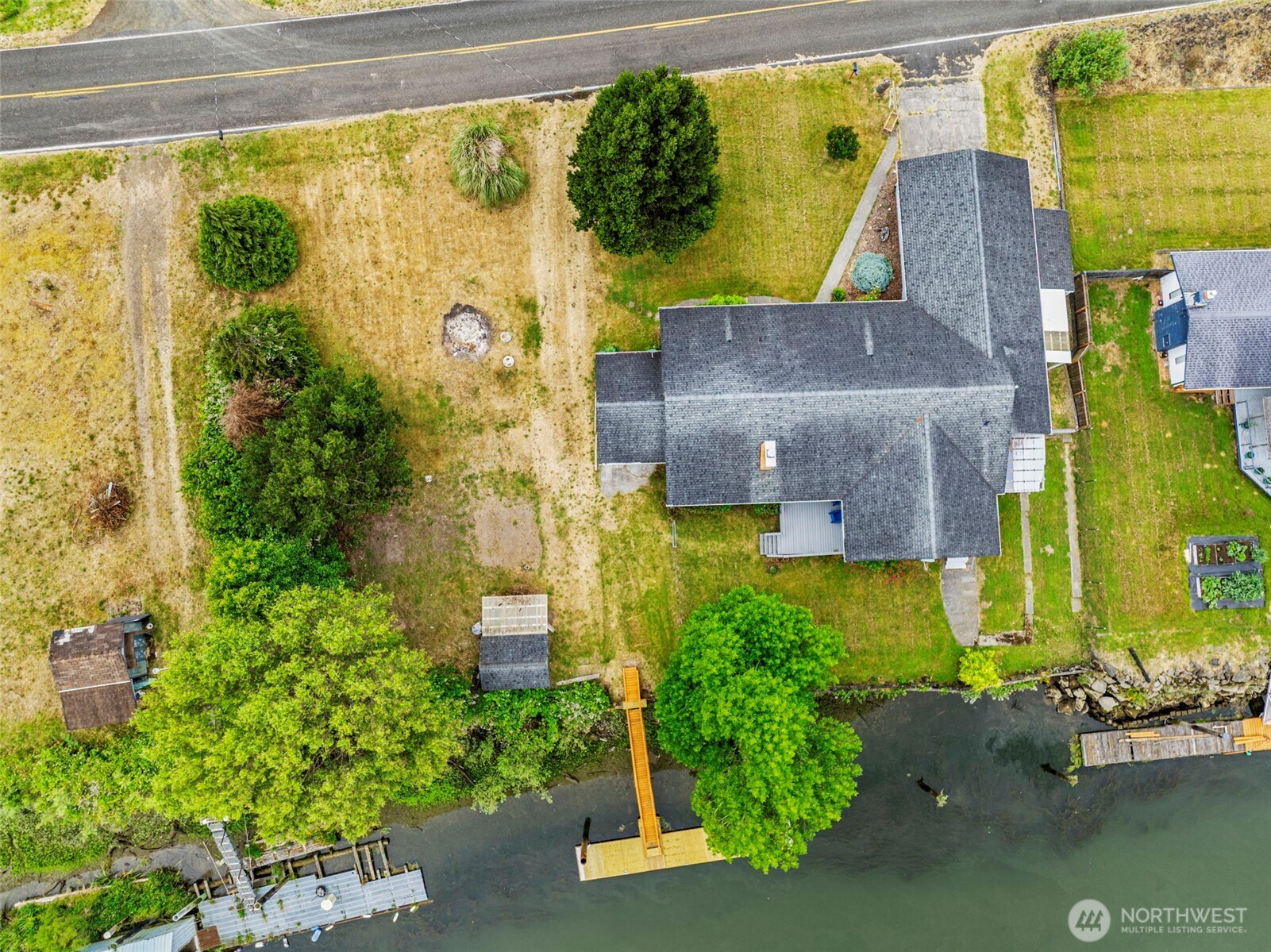 211 N Welcome Slough Road Property Photo 1