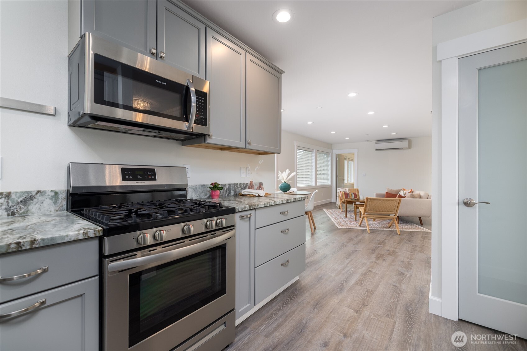 725 Maple Avenue Property Photo