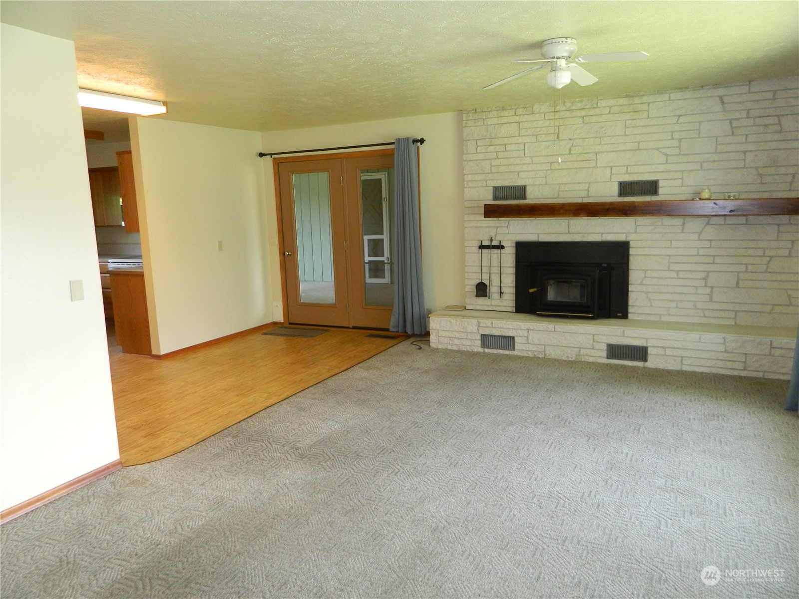 31660 Highway 97 Property Photo 15