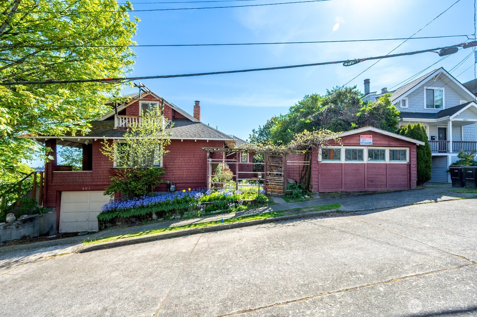 801 Newton Street Property Photo