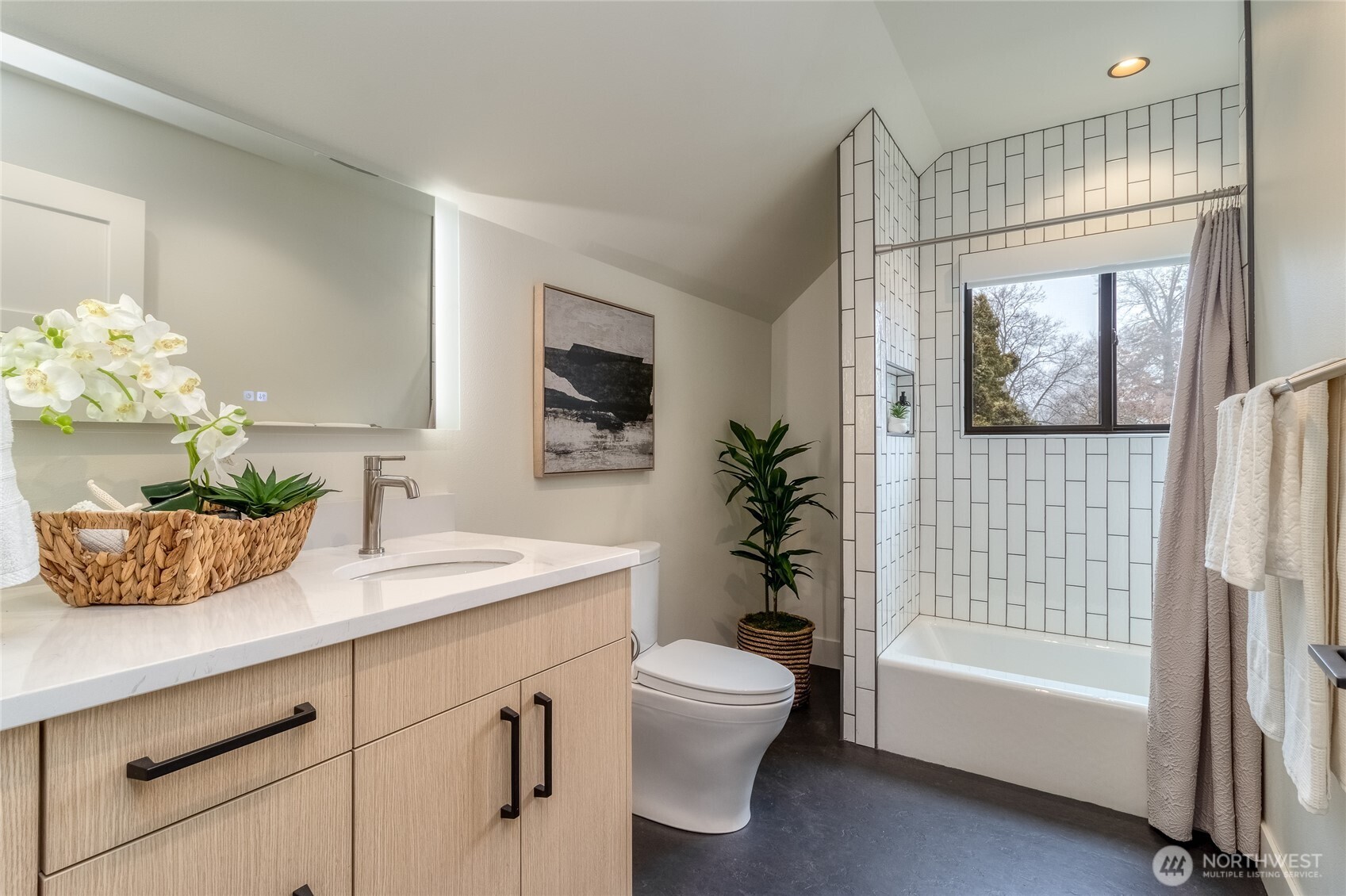 935 Boyer Avenue Property Photo 38