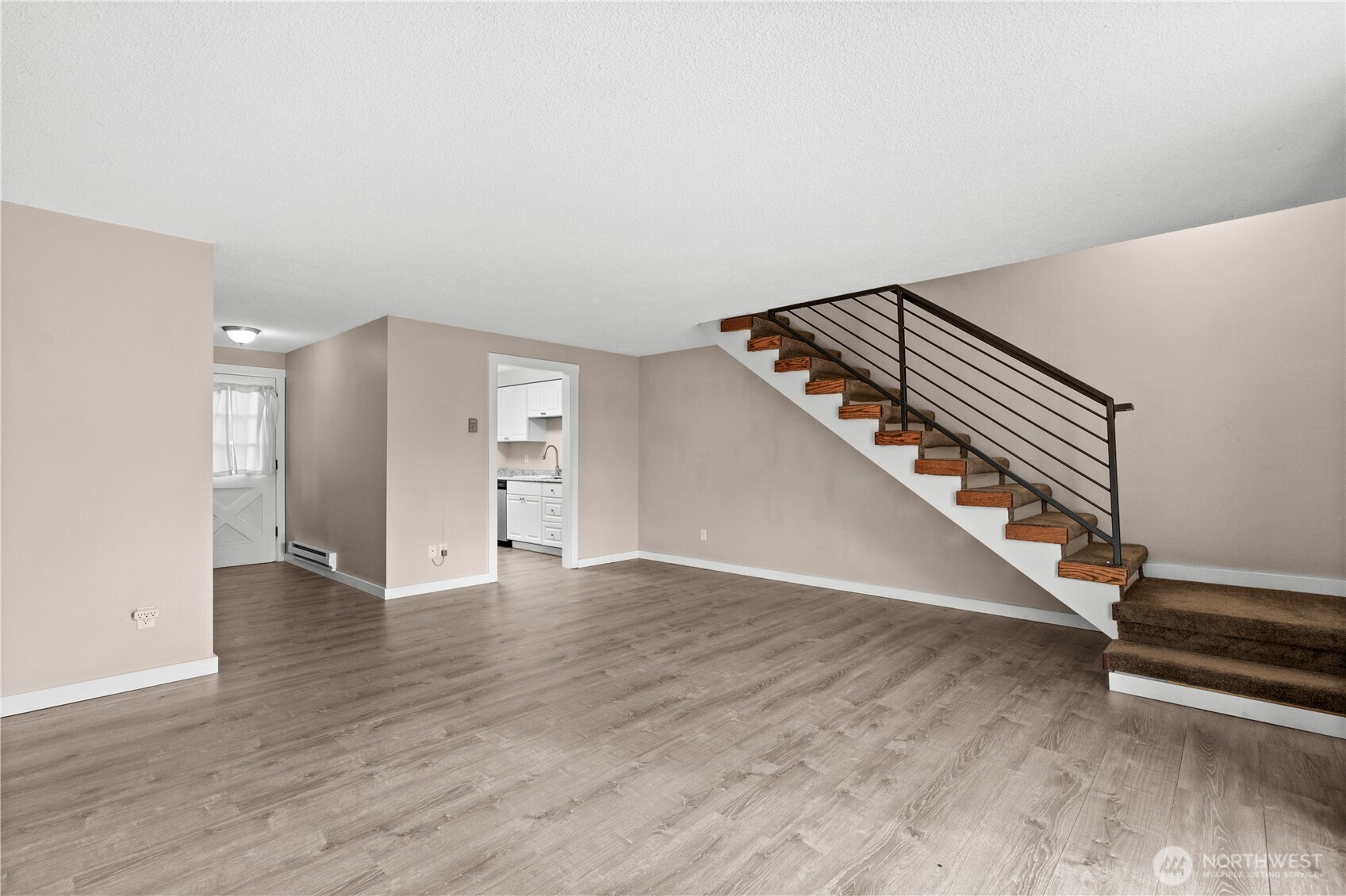2828 2830 Clare Avenue Property Photo 4