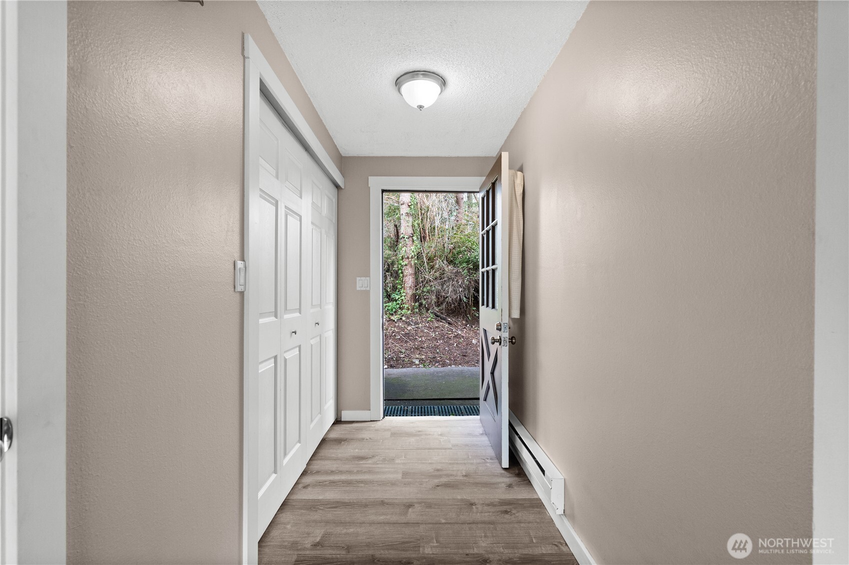 2828 2830 Clare Avenue Property Photo 7