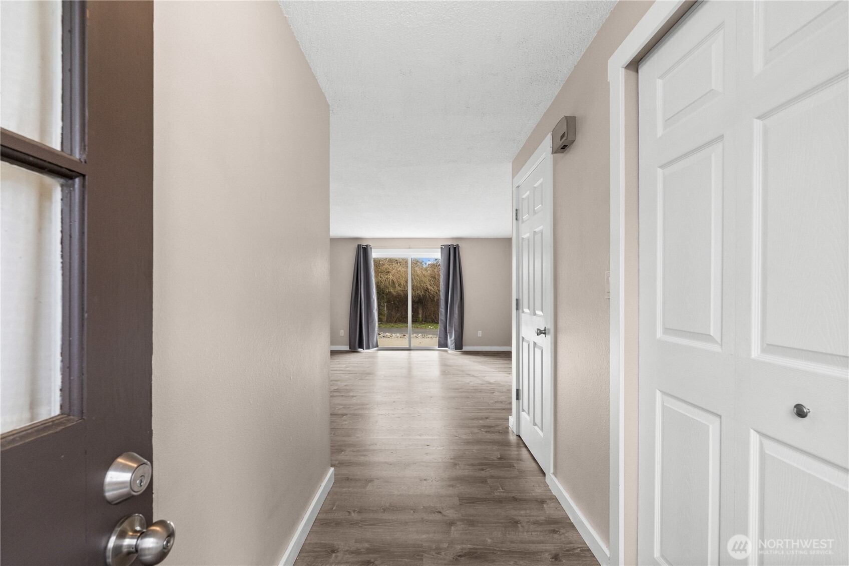 2828 2830 Clare Avenue Property Photo 8