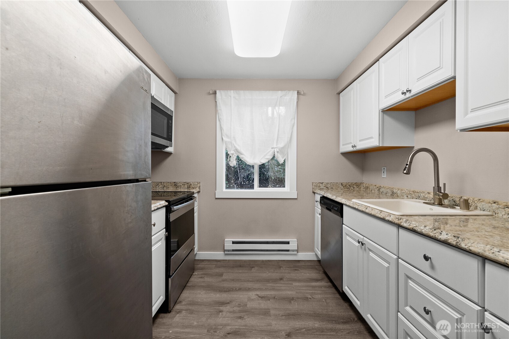 2828 2830 Clare Avenue Property Photo 9