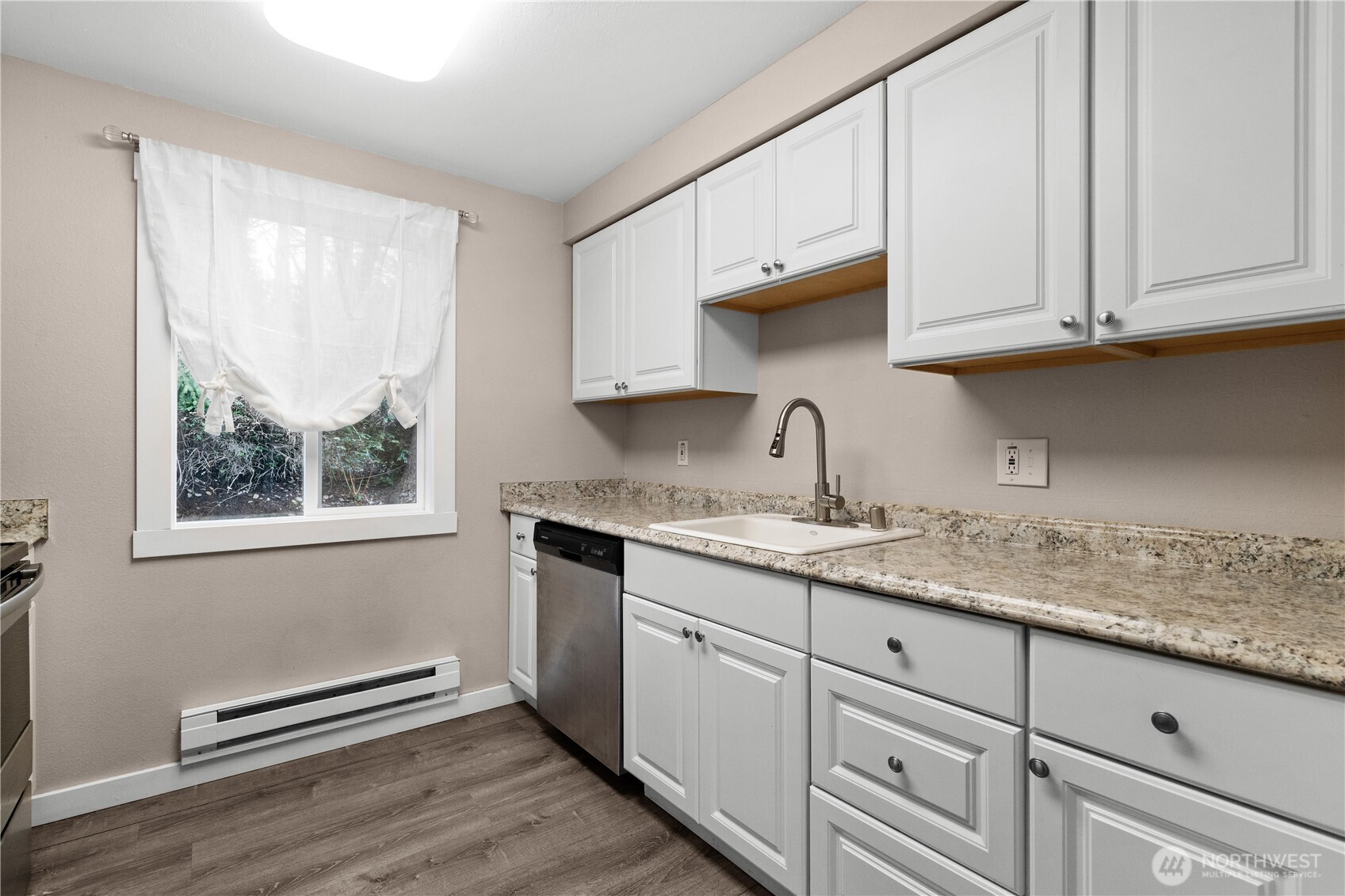 2828 2830 Clare Avenue Property Photo 10
