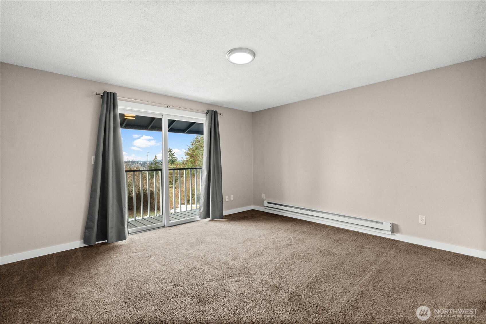 2828 2830 Clare Avenue Property Photo 16