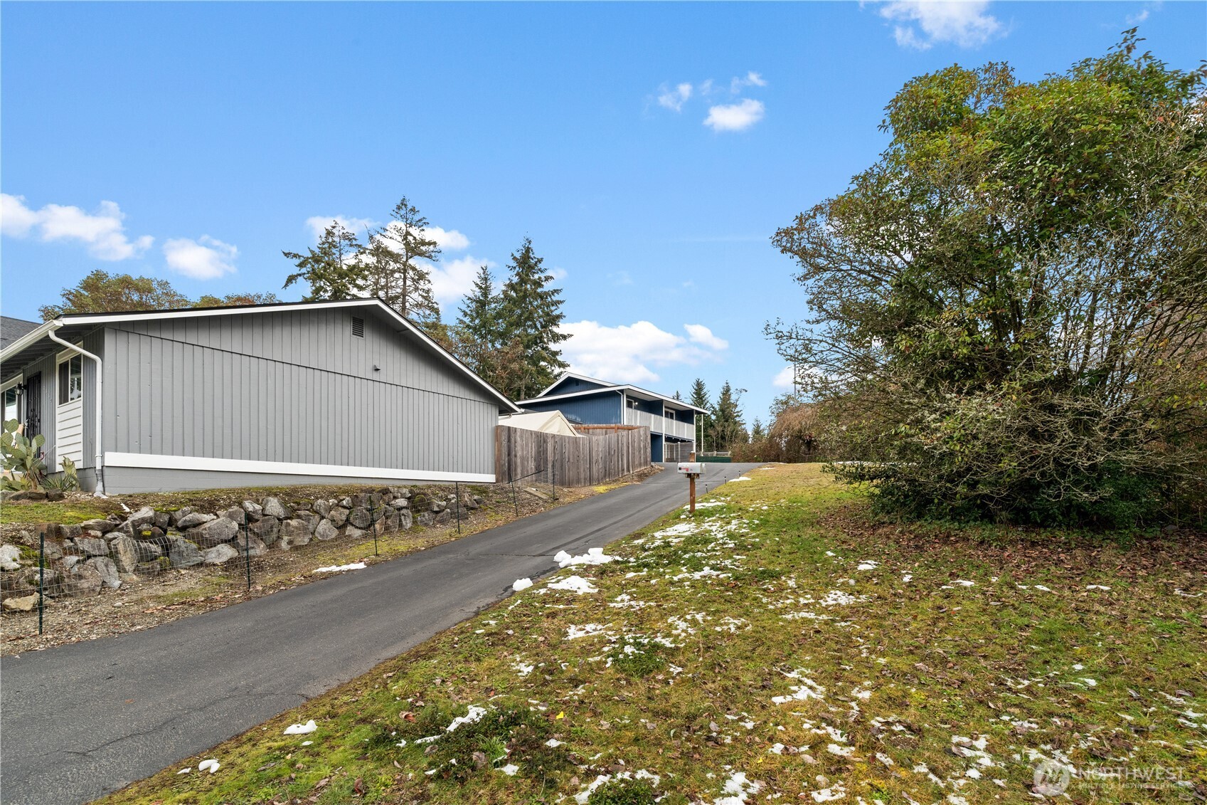 2828 2830 Clare Avenue Property Photo 22