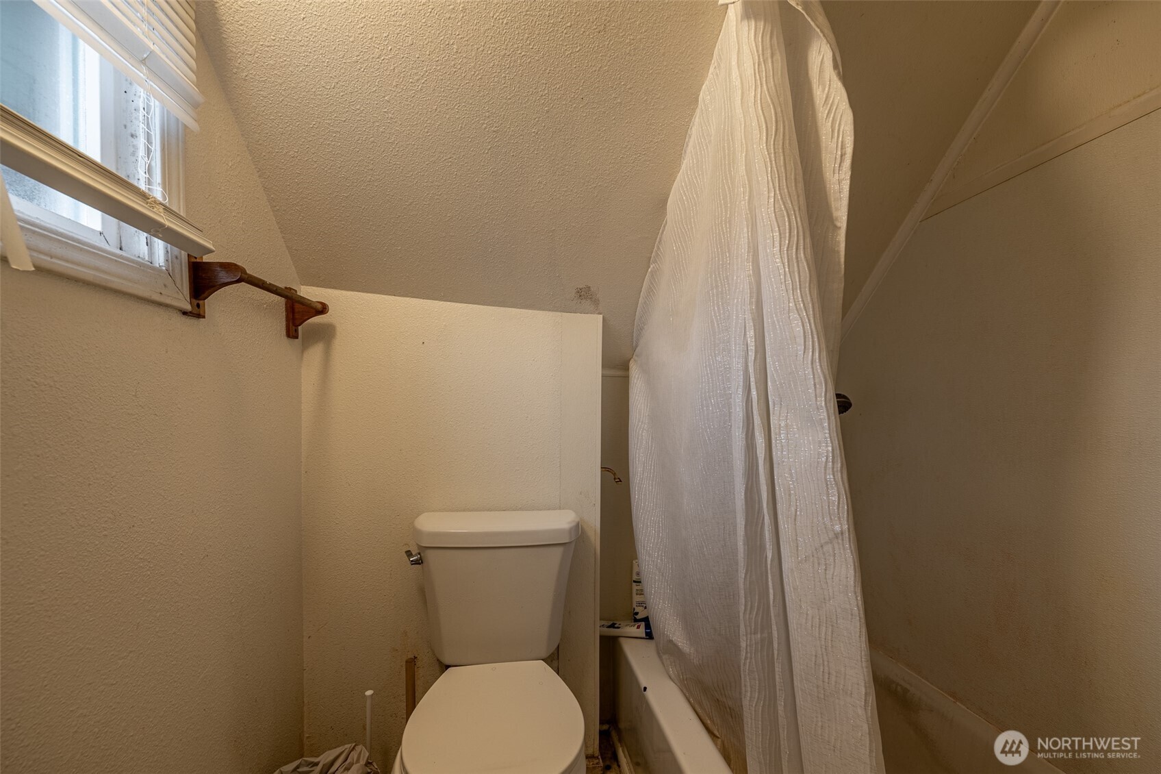 1002 Monitor Avenue Property Photo 21