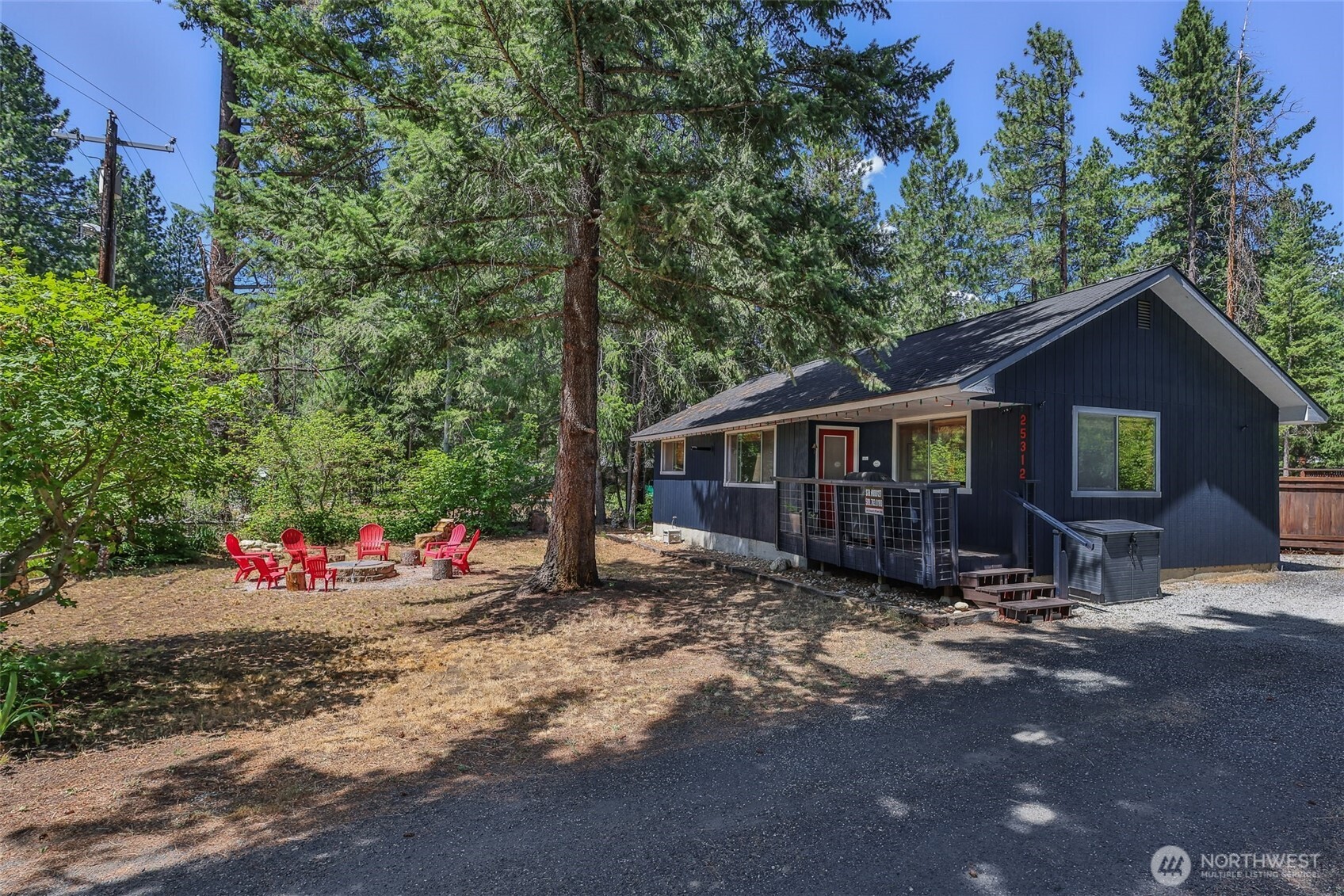 25312 Saddle Street Property Photo 4