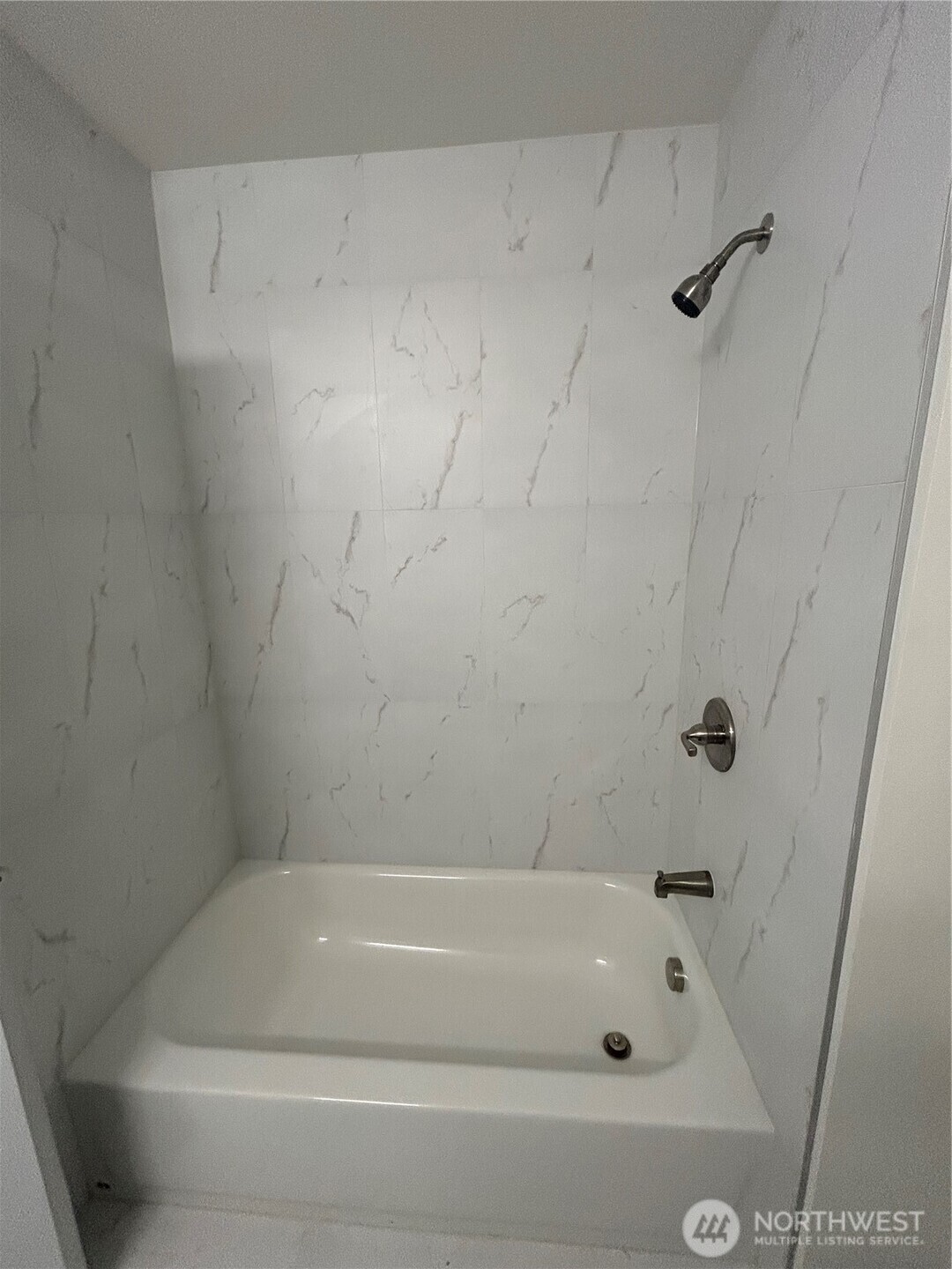 13243 Ambaum Boulevard C Property Photo 8