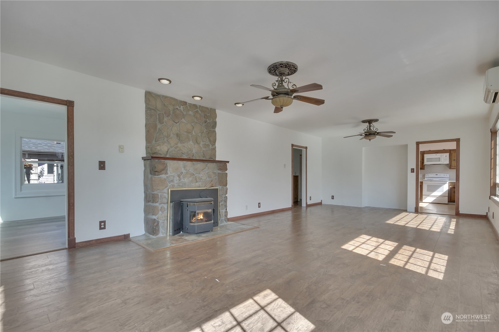 339 Eklund Avenue Property Photo 4