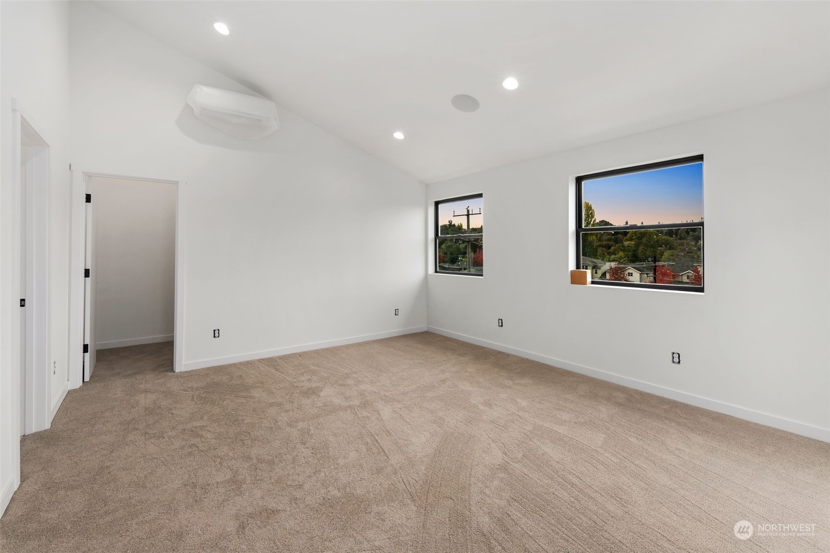 5252 23rd Avenue Property Photo 10