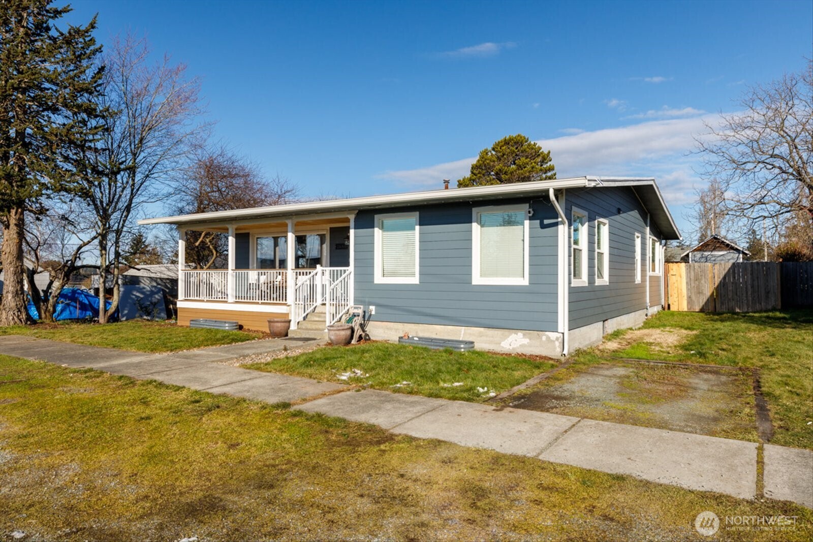 1680 Se 2nd Court Property Photo 2