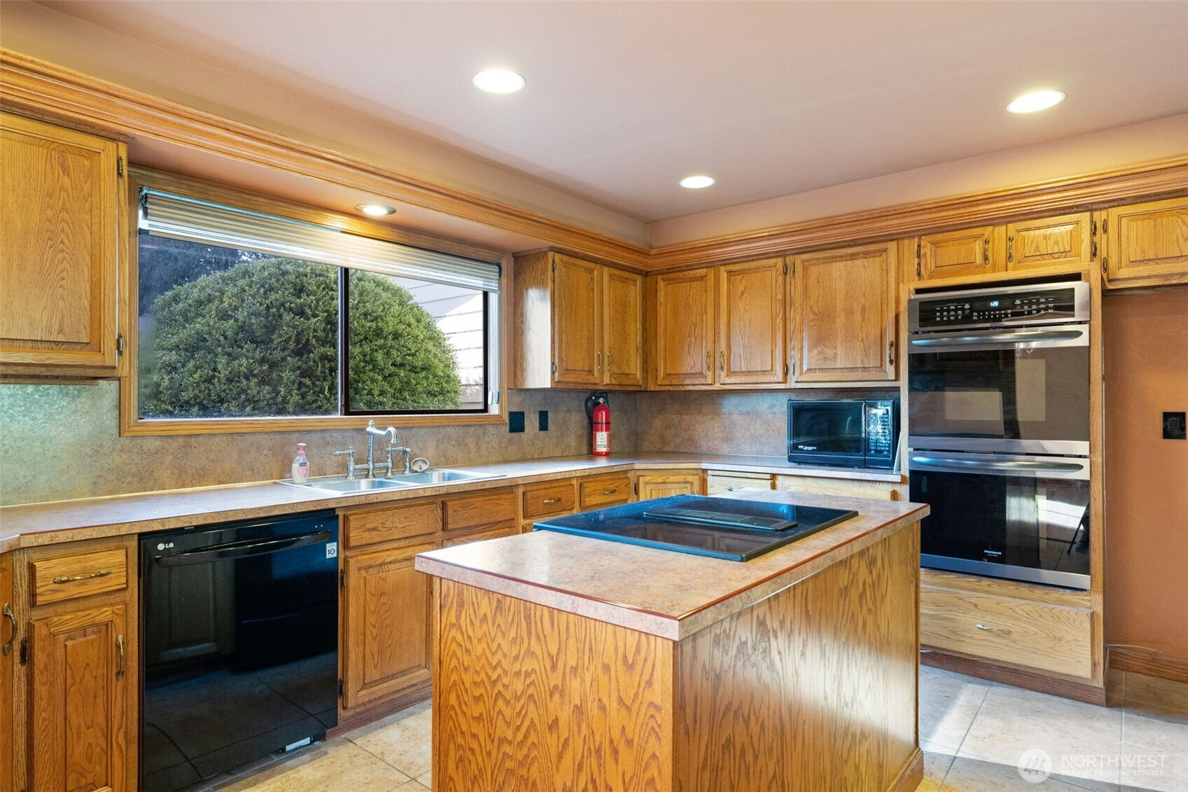 3646 Cedar Brook Drive Property Photo 7