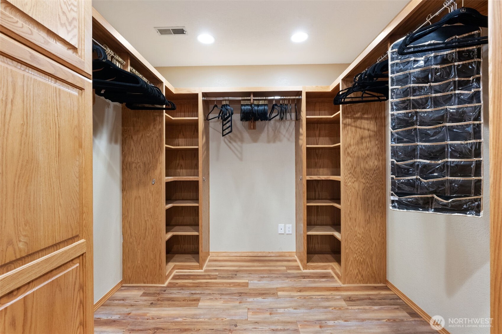 3646 Cedar Brook Drive Property Photo 16