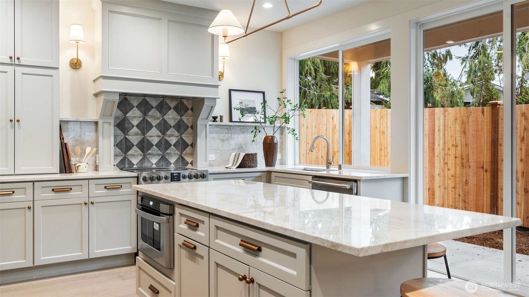 15413 50th Place Property Photo 10