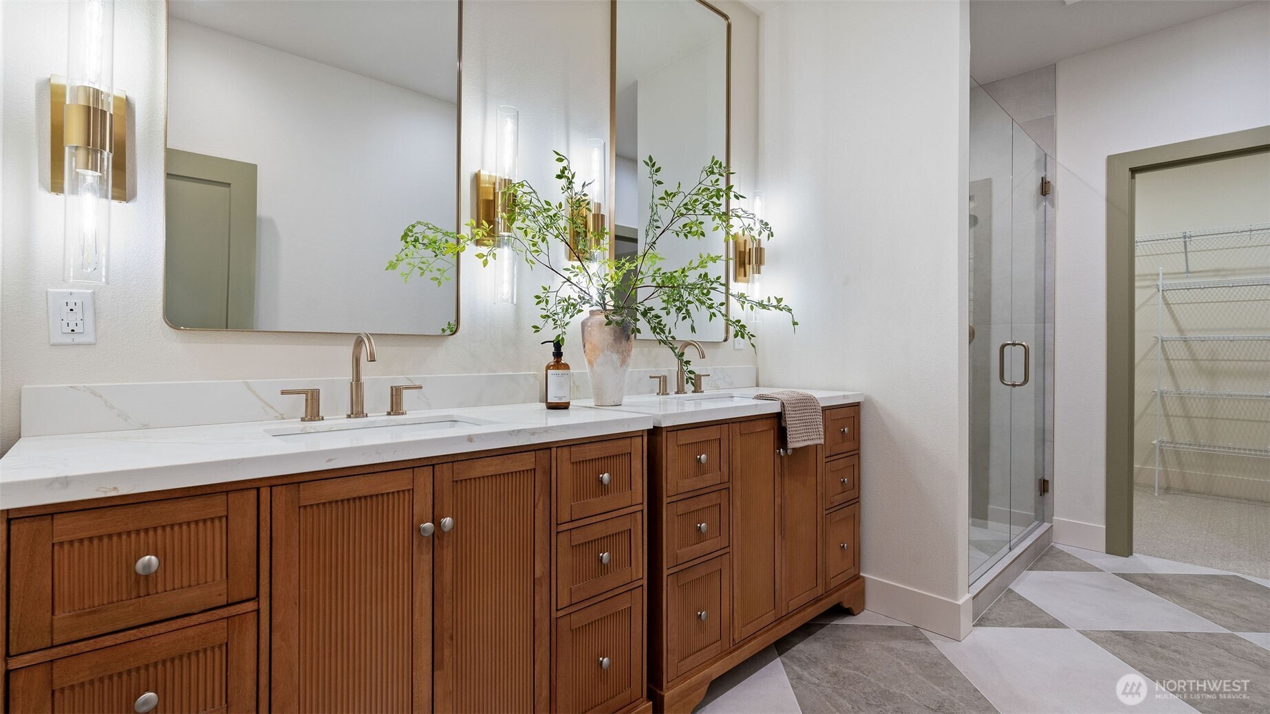 15413 50th Place Property Photo 17
