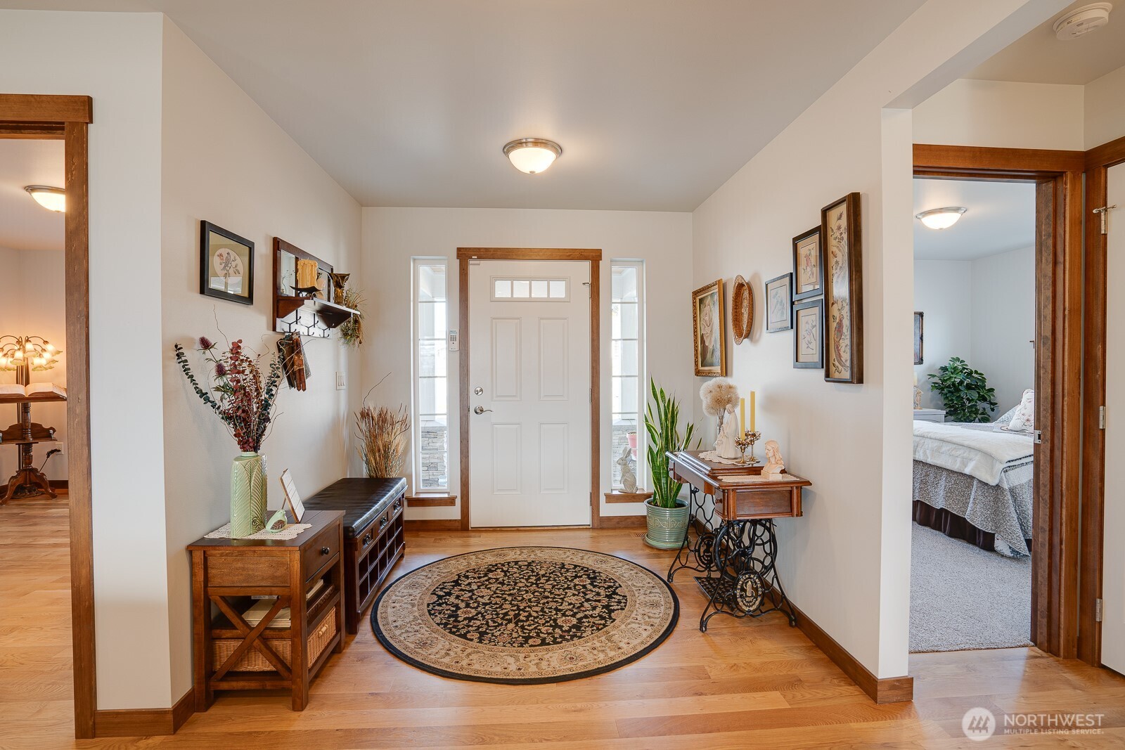 647 S Newton Avenue Property Photo 12