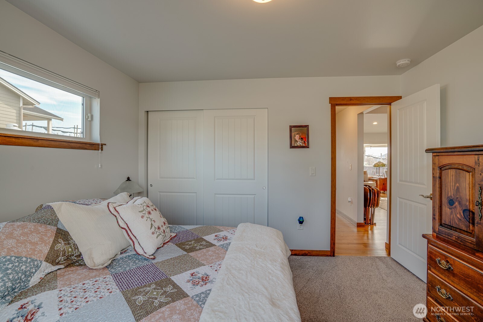 647 S Newton Avenue Property Photo 24