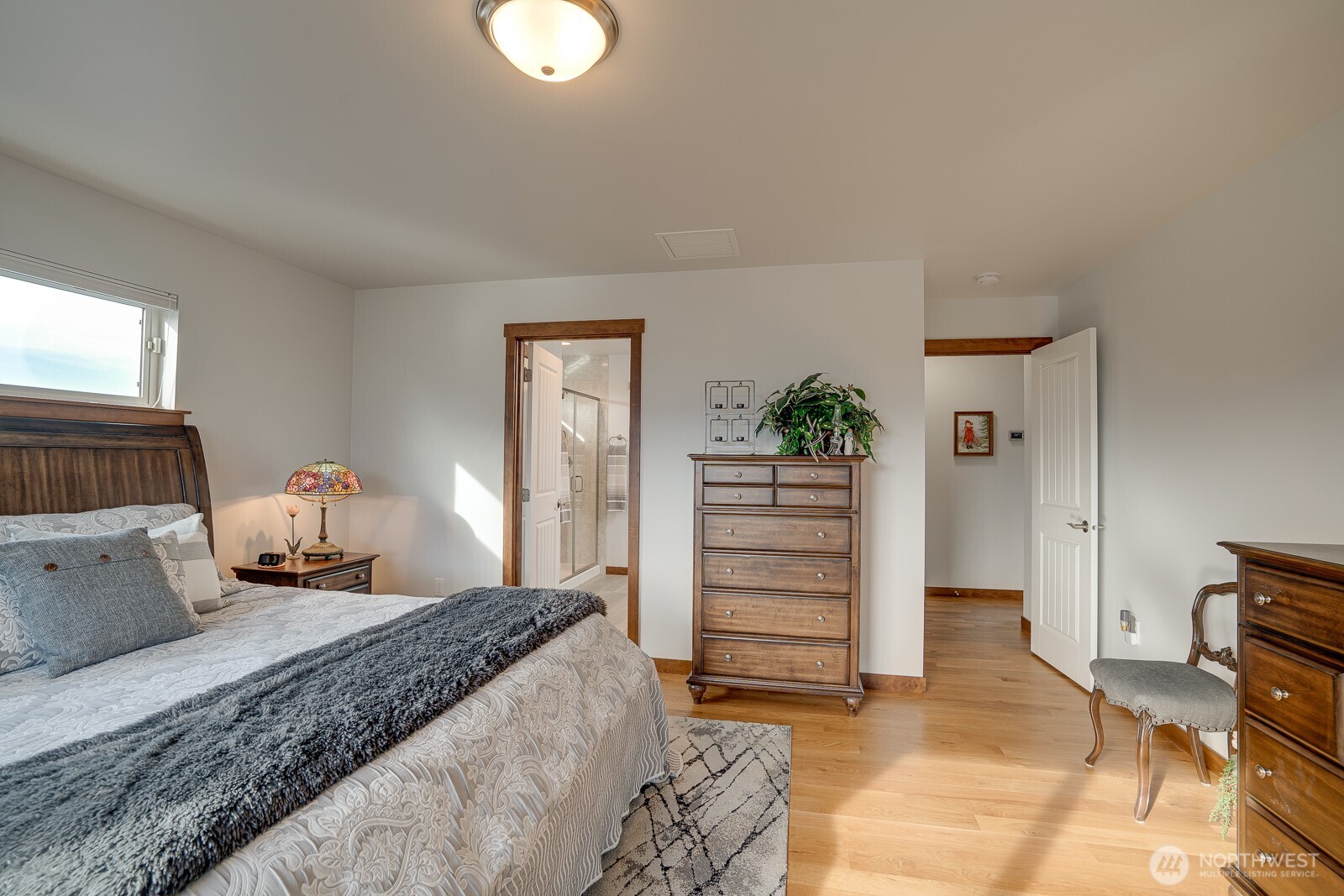 647 S Newton Avenue Property Photo 33
