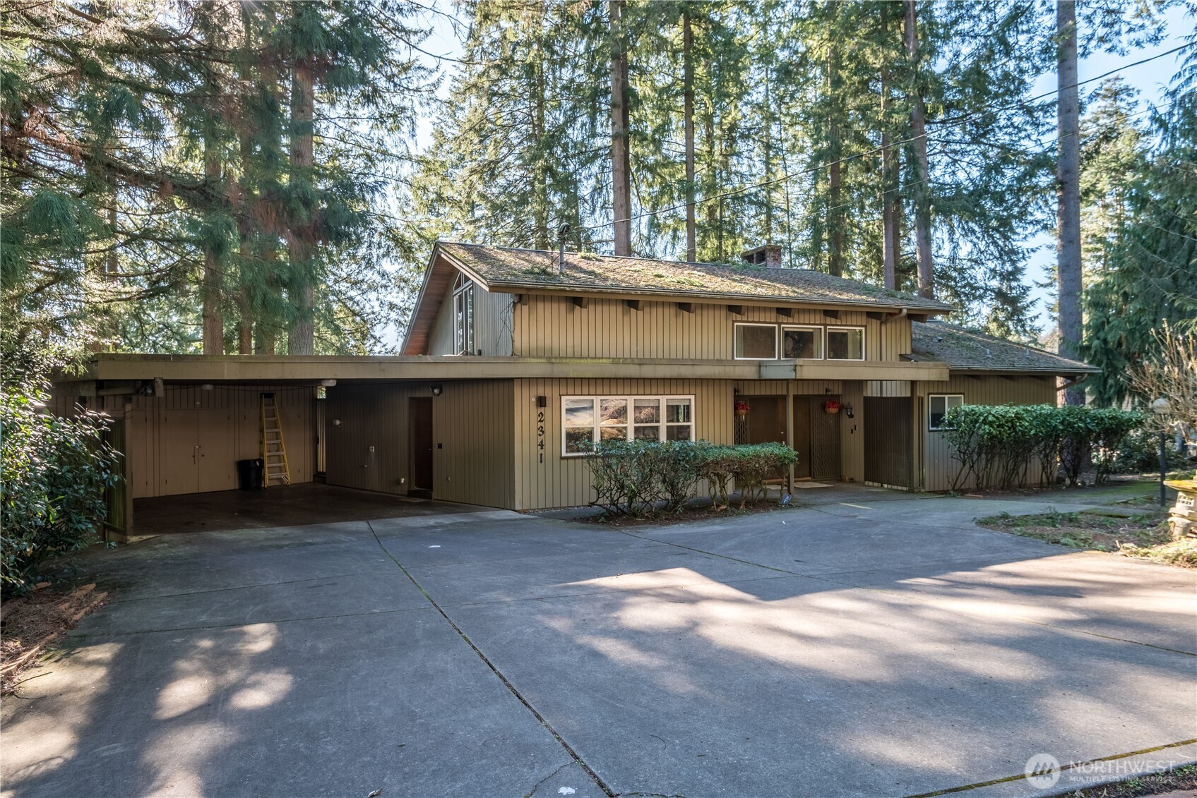 2341 E Lynnwood Drive Property Photo