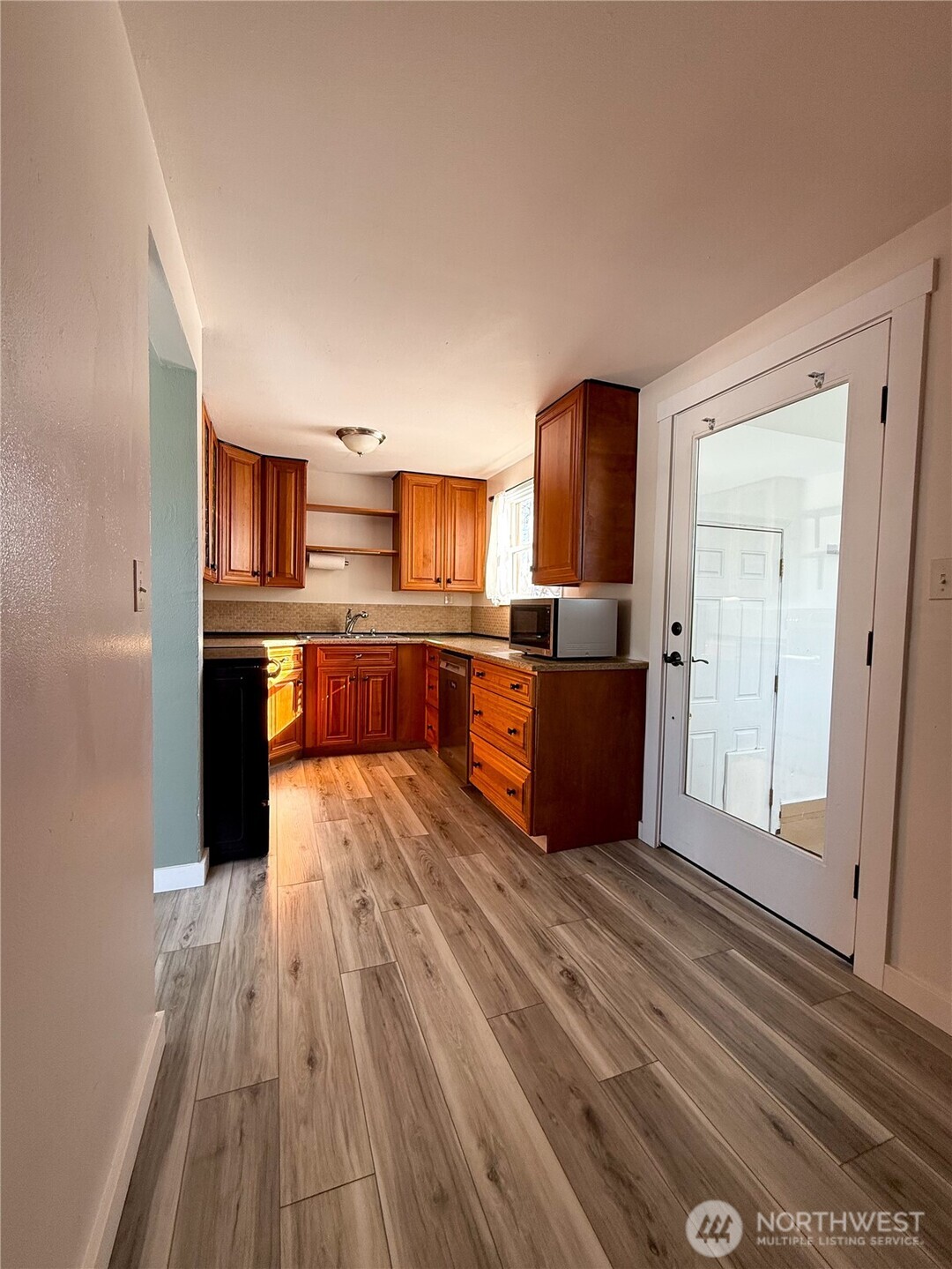 1246 Francis Avenue Property Photo 5