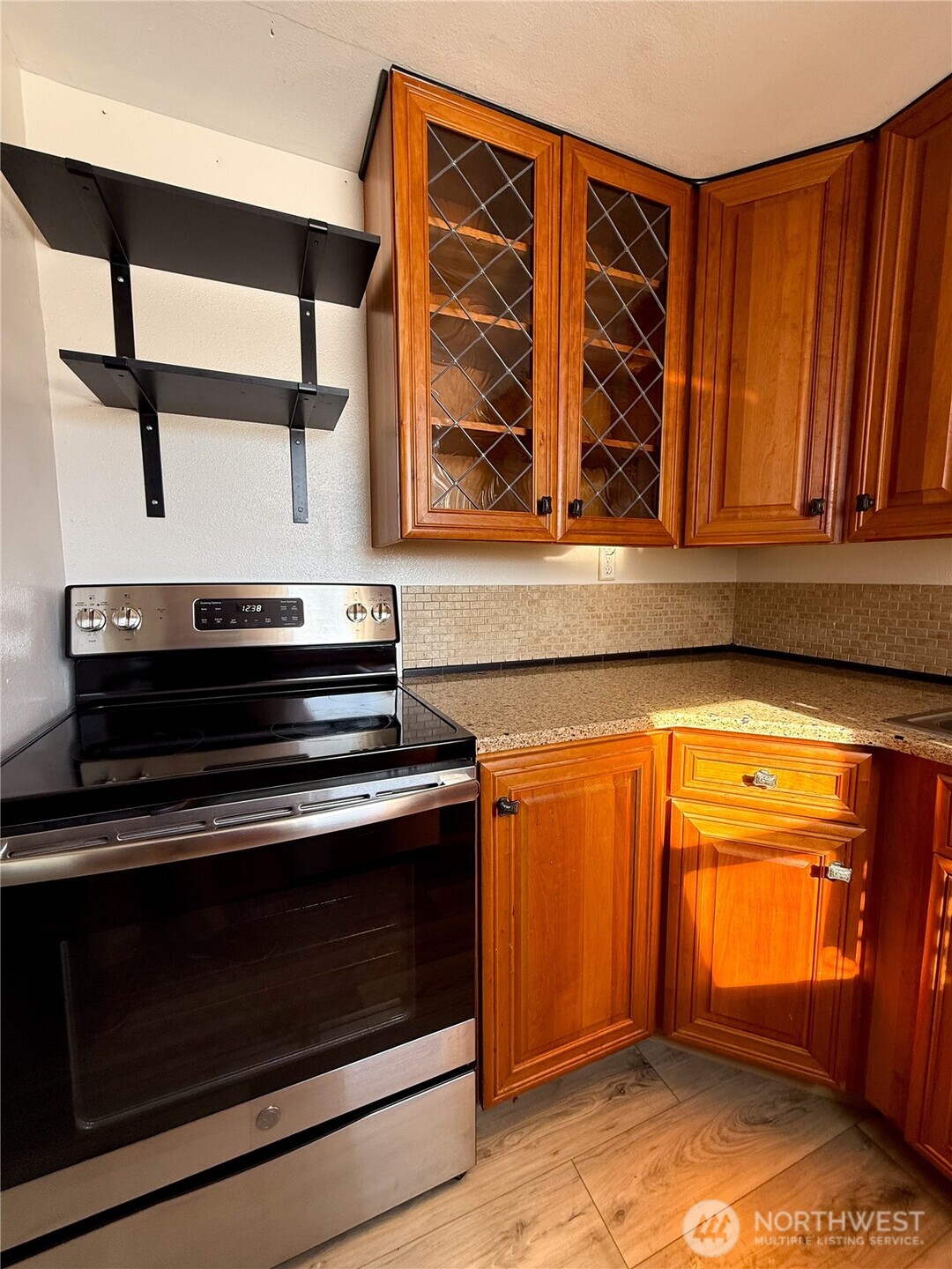 1246 Francis Avenue Property Photo 6