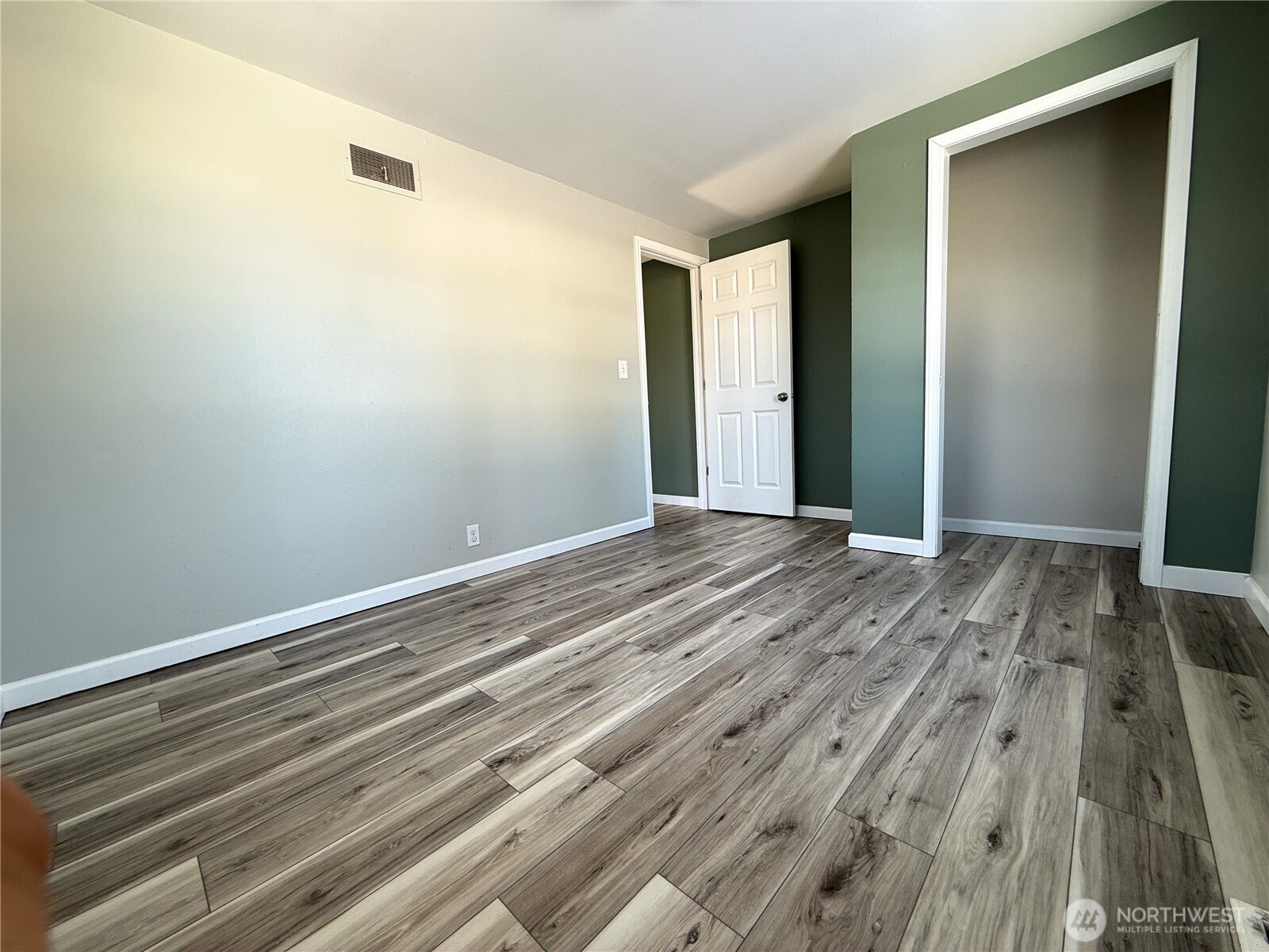 1246 Francis Avenue Property Photo 7