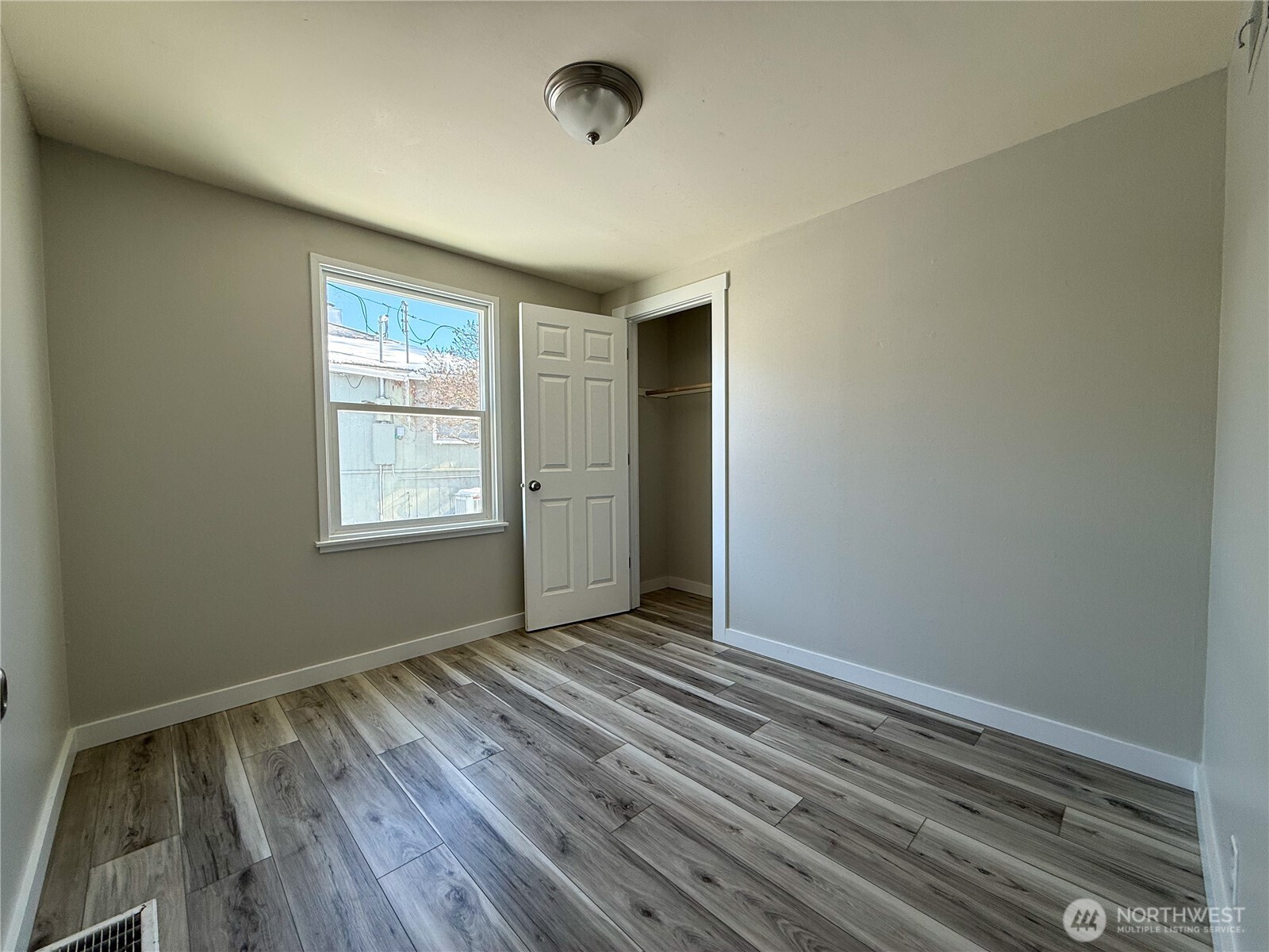 1246 Francis Avenue Property Photo 10