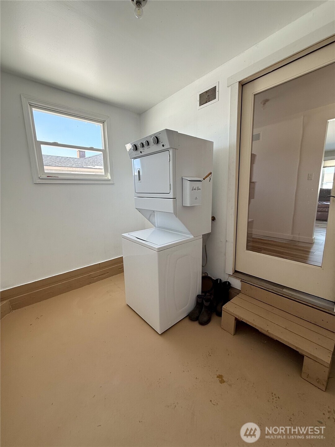 1246 Francis Avenue Property Photo 18