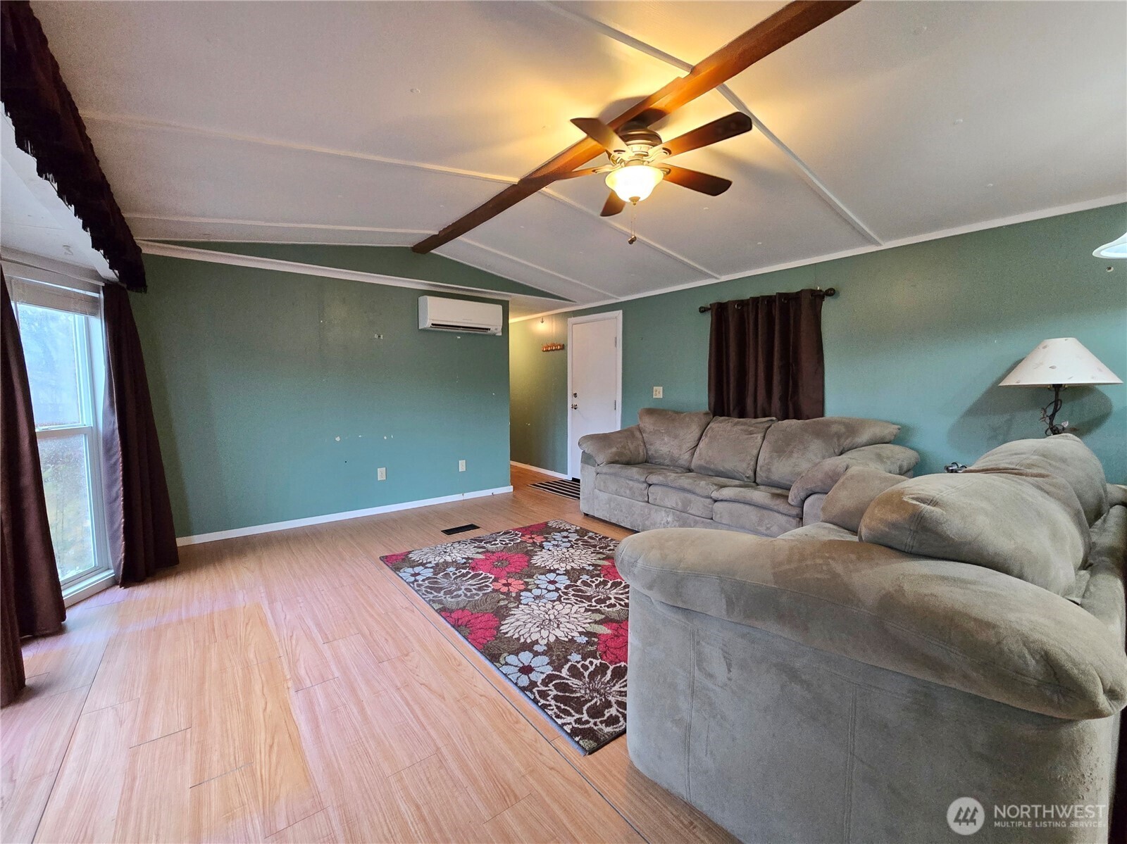 200021 Highway 101 45 Property Photo 5