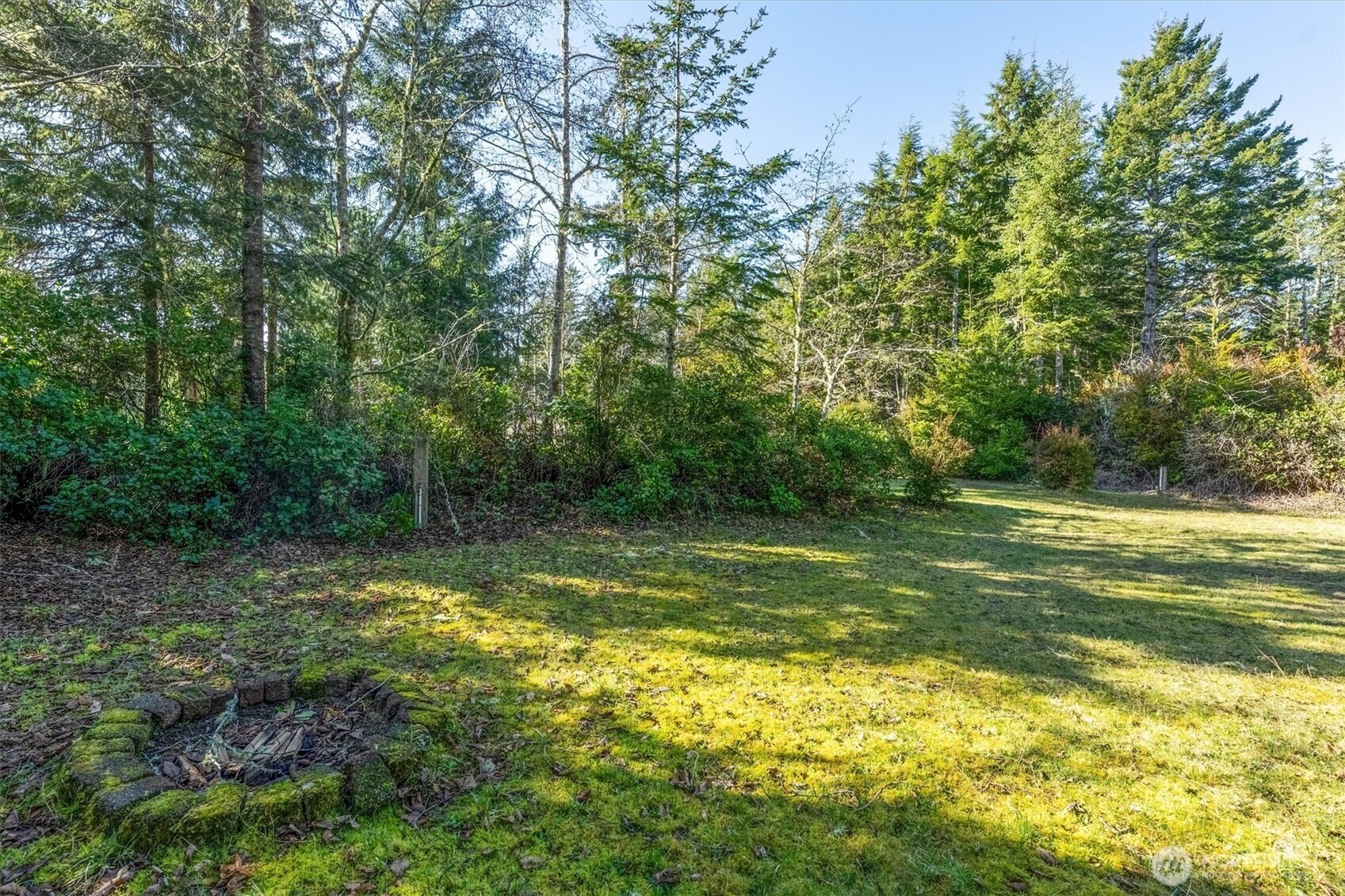 21329 Birch Place Property Photo 5