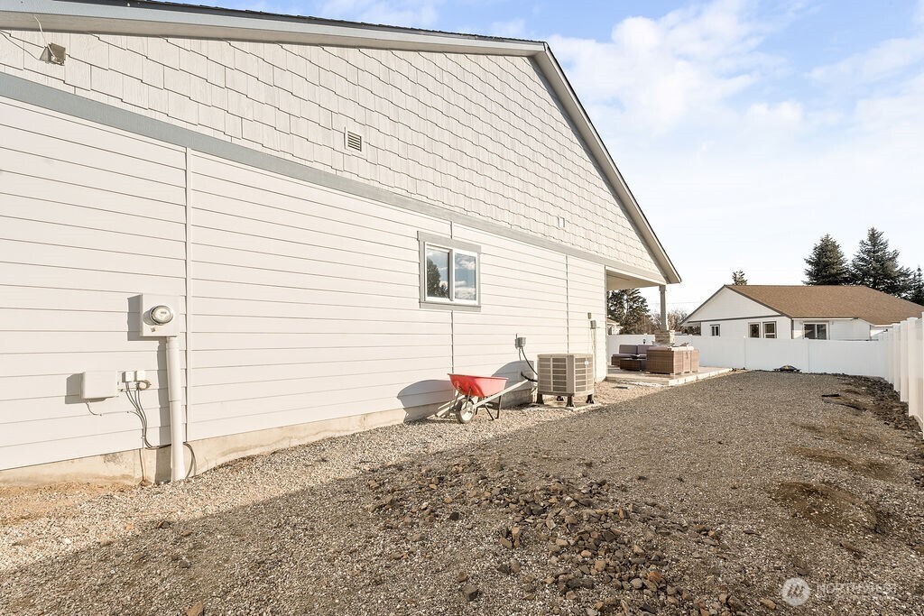 2764 N Breckenridge Drive Property Photo 4
