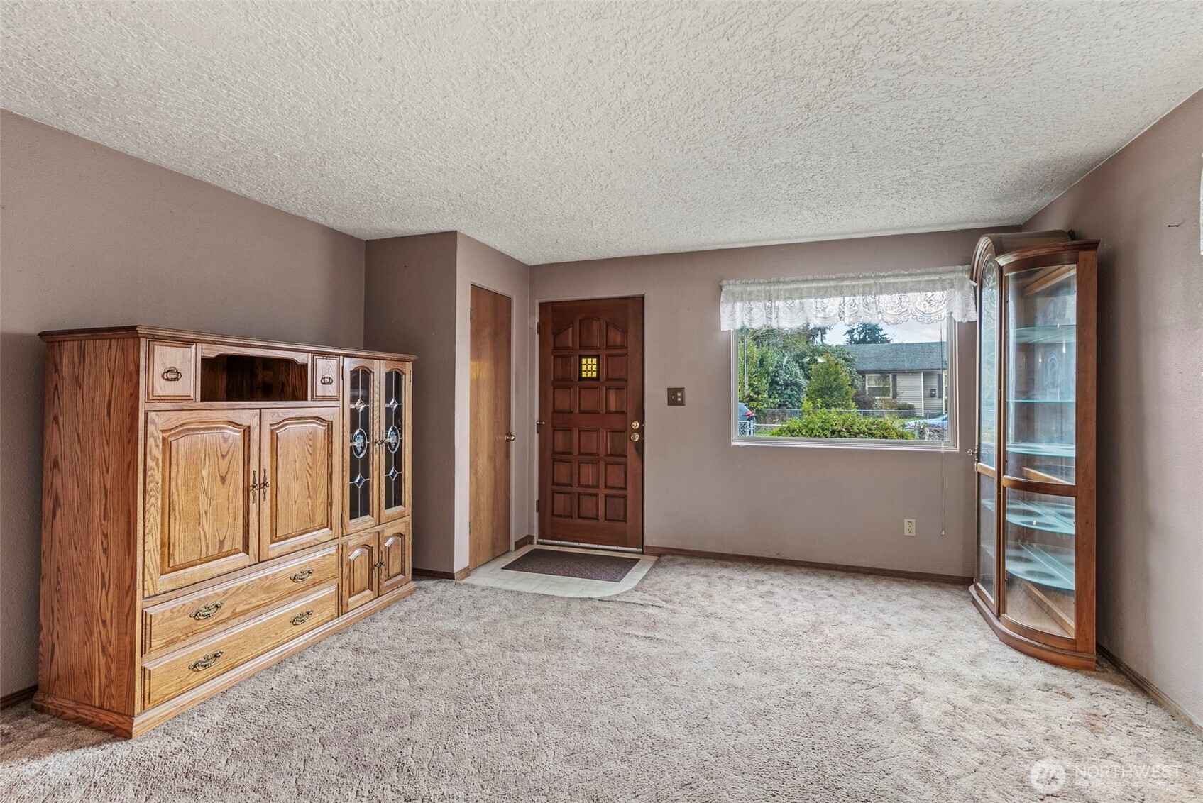 380 Beech Street Property Photo 4