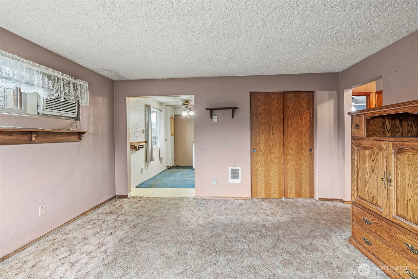 380 Beech Street Property Photo 5