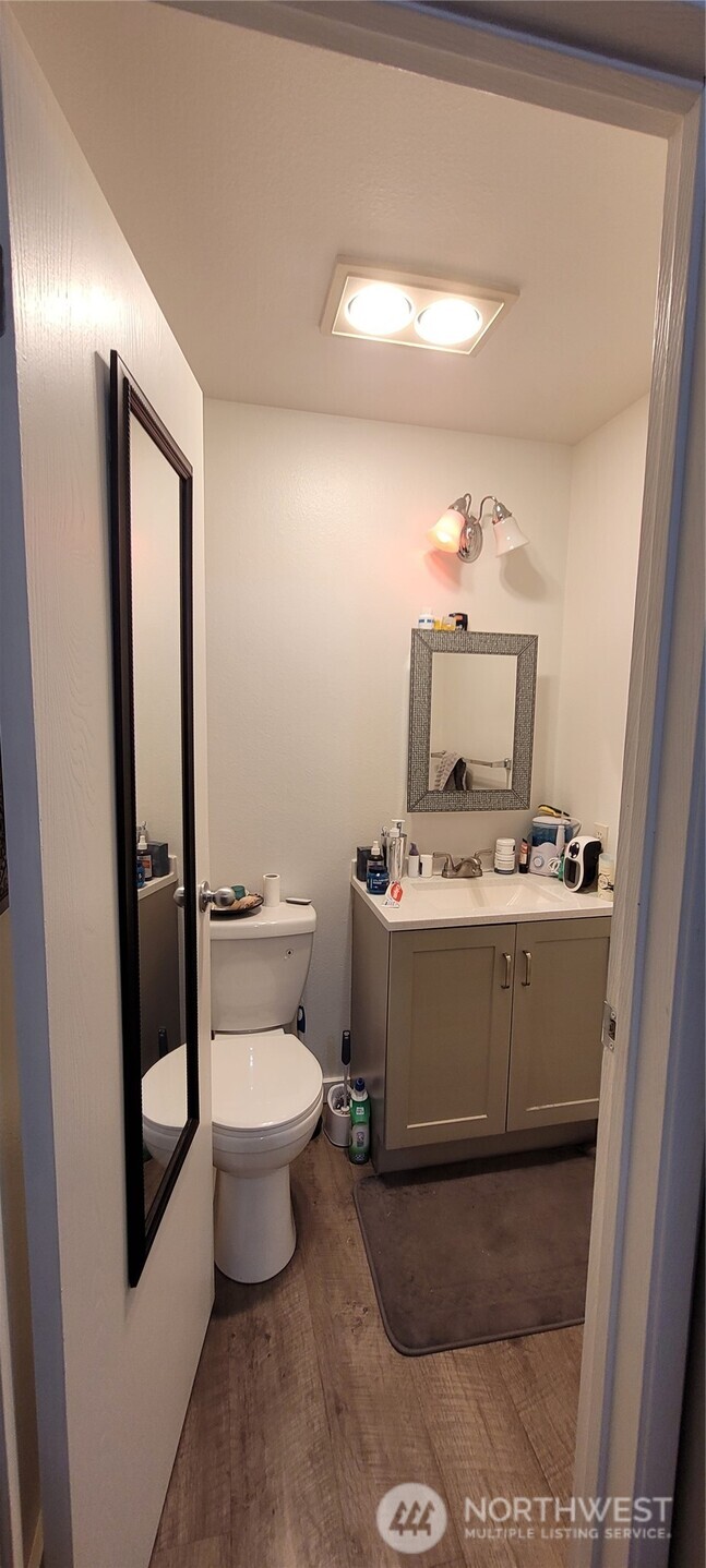 800 Sw Harrier Cir 6 Property Photo 3