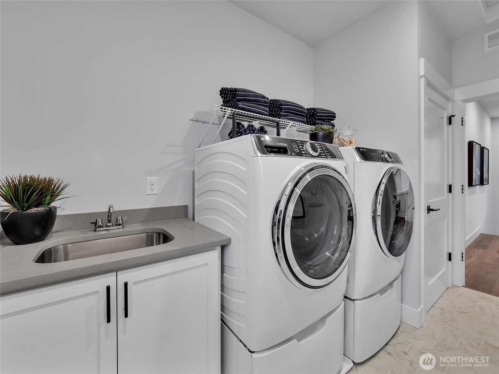 301 182nd Place Property Photo 13