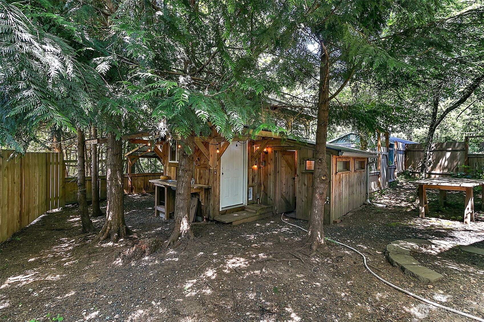 611 E Lakeshore Drive Property Photo