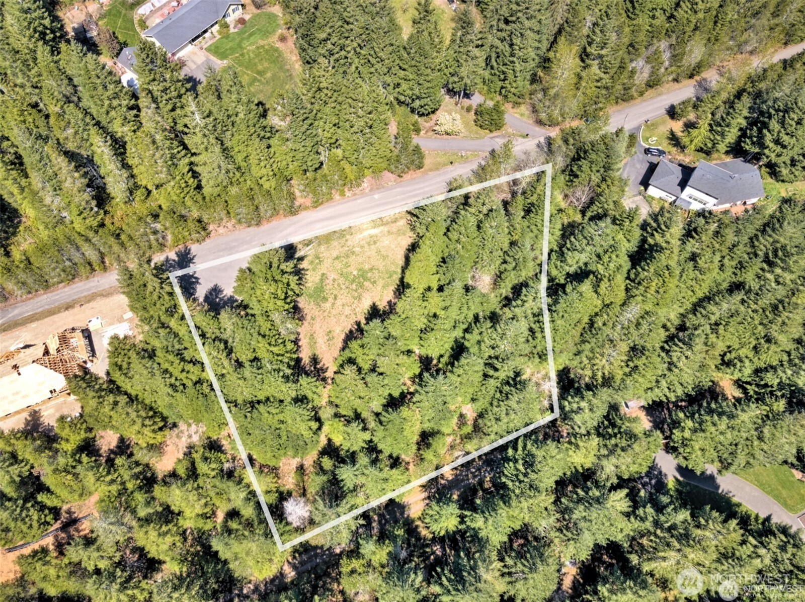 161 E Lexington Place Property Photo 9