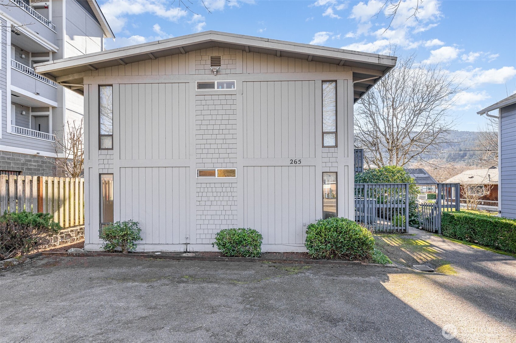 265 E Sunset Way Property Photo